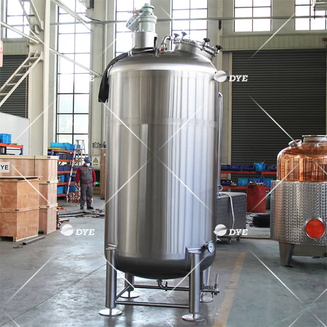 Смесительный бак емкостью 2000 л Смесительные баки для пивоварения с пневматической мешалкой 