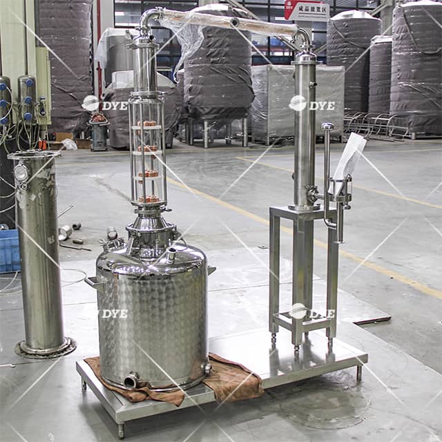 Оборудование для мелкосерийной дистилляции 30 л. Домашний перегонный аппарат. Небольшая мастерская. Ликероводочный завод. Мелкомасштабная дистилляция для начинающих.